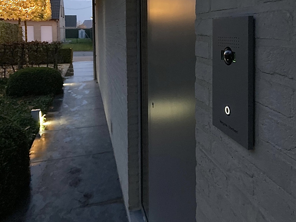  SFERA LUNA PURE Nome  Video Parlofonia High-End Bticino (350020)