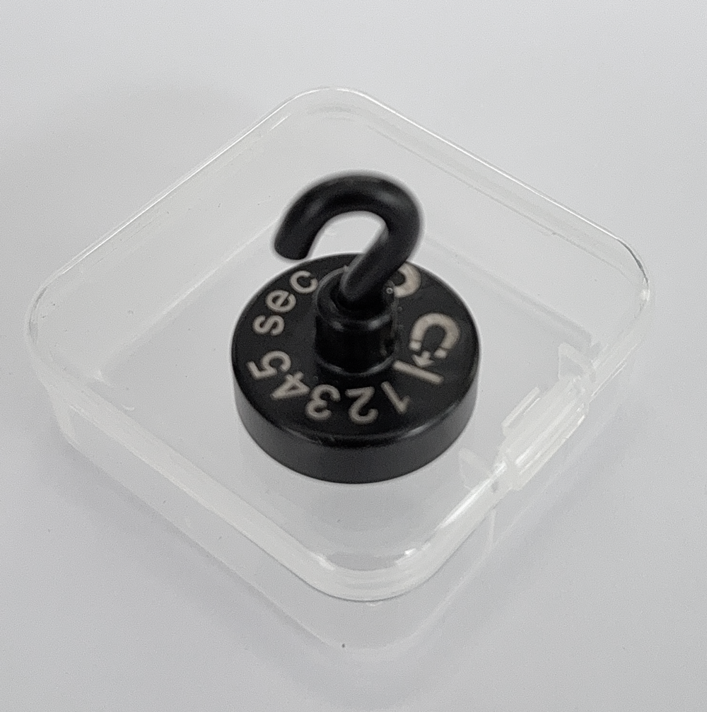 Magnet for Luna nameplate – Mounting and Removal