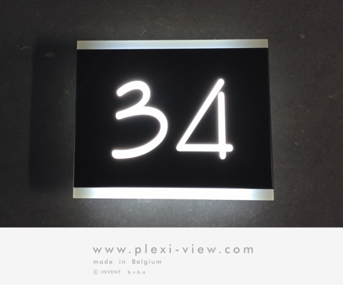 Plexi-View: Huisnummers, naamplaten en deurbellen, met verlichting ... Plexi-View: Huisnummers, naamplaten en deurbellen, met verlichting ...