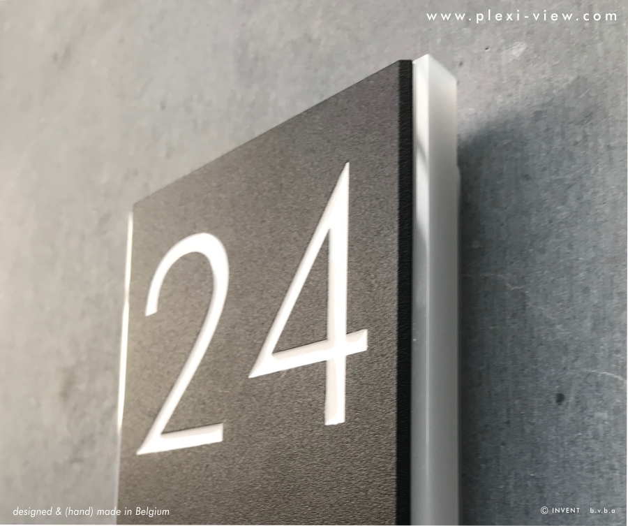 DOORBELL AVANT HOUSE SIGN